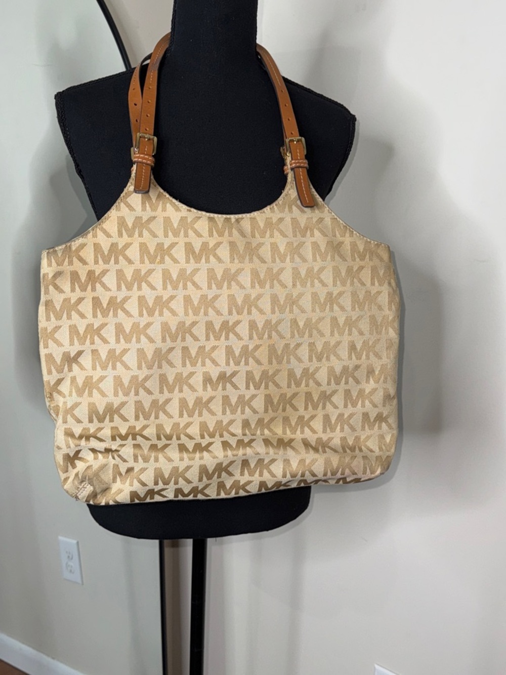 Michael Kors Signature Monogram Shoulder Bag Tote - Picture 2 of 7